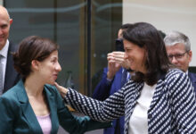 Στις-Βρυξέλλες-η-Κεραμέως-–-Ενημερώνει-ευρωπαϊκό-συμβούλιο-και-Κομισιόν-για-την-συμφωνία-κυβέρνησης-και-κοινωνικών-εταίρων