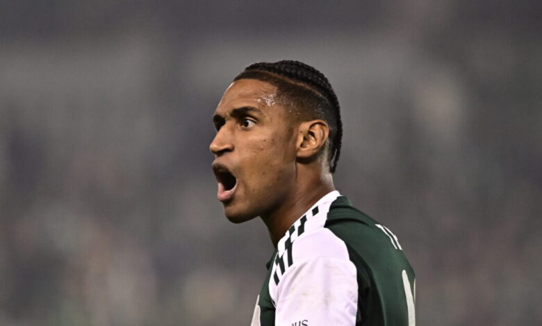 Παναθηναϊκός-–-ΑΕΚ:-Η-αποβολή-του-Τουμπά-και-το-γκολ-του-Τετέ-για-το-1-2