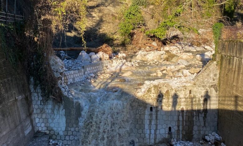 Νοέμβριος-2025:-Πάνω-από-1000-χιλιοστά-βροχής-στα-Τζουμέρκα-–-Οι-10-περιοχές-με-τα-μεγαλύτερα-ύψη