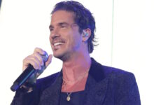 Νίκος-Οικονομόπουλος:-Ποτέ-μου-δεν-«ψωνίστηκα»-λόγω-τιμής,-φοβάμαι-πάρα-πολύ-τον-χωρισμό