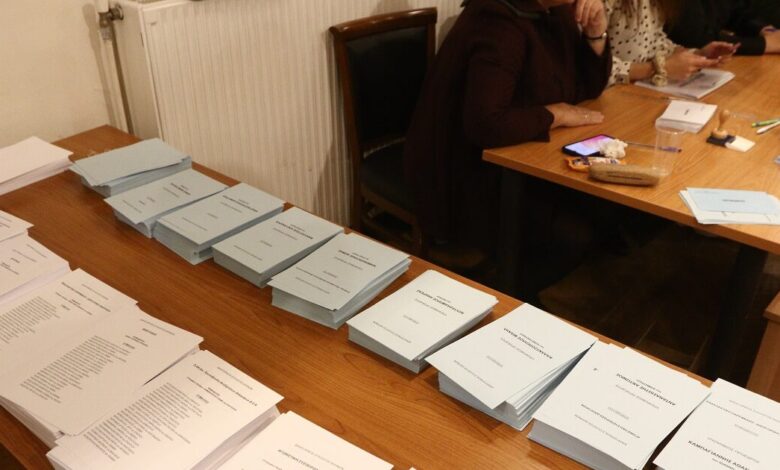 Εκλογές-δικηγόρων:-Ανοιχτές-οι-κάλπες-μέχρι-τις-19.00-σε-Αθήνα,-Πειραιά-και-Θεσσαλονίκη-–-Ποιοι-βγήκαν-από-την-πρώτη-Κυριακή-και-ποιοι-εξελέγησαν-μονοκούκι