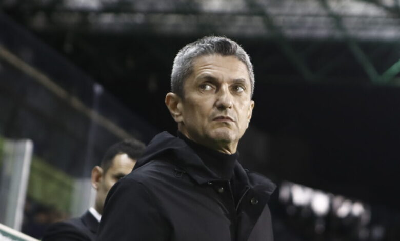 Ραζβάν-Λουτσέσκου:-«Ο-ΠΑΟΚ-δεν-είναι-απλά-μια-ποδοσφαιρική-ομάδα,-στην-ήττα-πονάει-πραγματικά-το-σώμα»