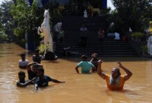 Ινδονησία:-Στους-1.160-οι-νεκροί-και-εκατοντάδες-αγνοούμενοι-από-τις-πλημμύρες-–-Τεράστιες-καταστροφές-στη-Σρι-Λάνκα