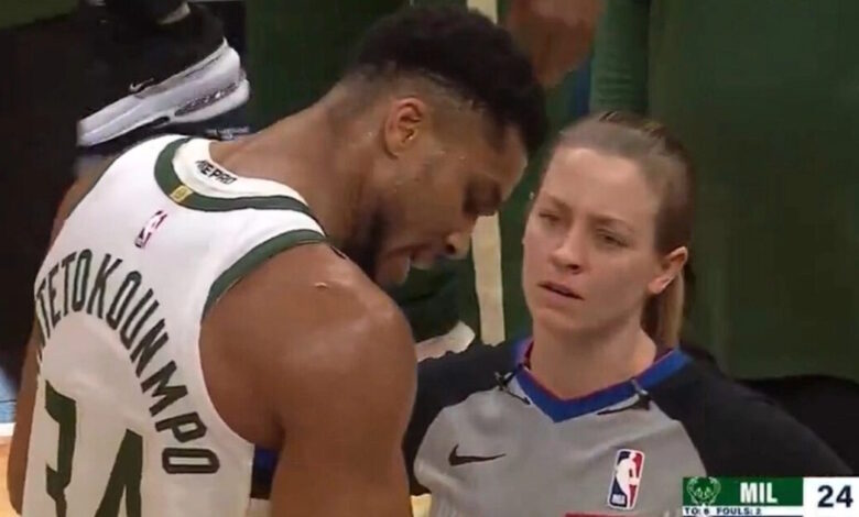 Ο-Γιάννης-Αντετοκούνμπο έδειχνε-τις-πληγές-του-και-παρακαλούσε-τους-διαιτητές-για-ένα-φάουλ