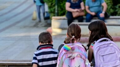 Αιγάλεω:-Άνδρας-περιφερόταν-γυμνός-έξω-από-δημοτικό-σχολείο