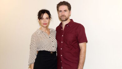 Ο-Δημήτρης-Λάλος-υποδέχτηκε-τον-Δεκέμβριο-με-μία-σπάνια:-Οι-ευχές-για-«καλό-χειμώνα»-στο-πλευρό-της-Μαριλίτας-Λαμπροπούλου