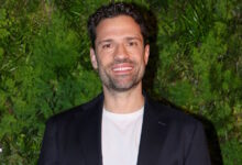 Ο-Κωνσταντίνος-Αργυρός-με-τον-γιο-του-στην-αγκαλιά:-Η-τρυφερή-φωτογραφία-της-Αλεξάνδρας-Νίκα