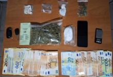 Ναρκωτικά-στα-Τρίκαλα:-62,8-γρ-κοκαΐνης-και-9.320-e