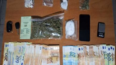 Ναρκωτικά-στα-Τρίκαλα:-62,8-γρ-κοκαΐνης-και-9.320-e