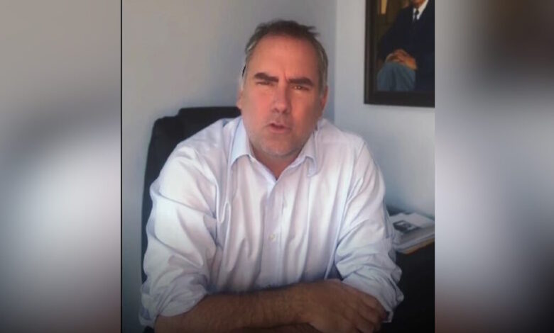 Περού:-Ένοπλοι-πυροβόλησαν-το-αυτοκίνητο-του-υποψηφίου-της-δεξιάς-στις-προεδρικές-εκλογές-Ραφαέλ-Μπελαούντε