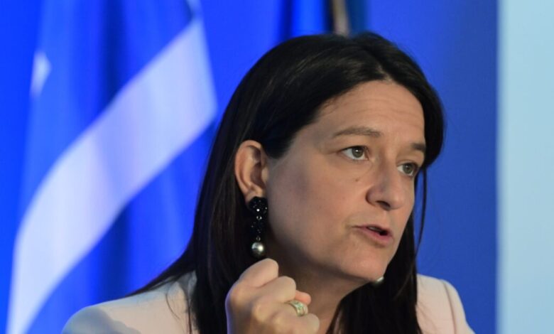 Νίκη-Κεραμέως:-Τα-νέα-δεδομένα-μετά-την-κοινωνική-συμφωνία-–-Πώς-θα-αυξηθούν-οι-μισθοί-με-τις-συλλογικές-συμβάσεις