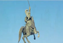 Στην-Αθήνα-ο-Θεόδωρος-Κολοκοτρώνης:-Το-άγαλμα-του-Γέρου-του-Μοριά-στην-Τρίπολη-θα-μεταφερθεί-για-συντήρηση