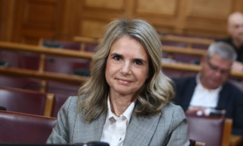 Αποστολάκη-εναντίον-Παπαχλιμίντζου-για-τα-μπλόκα-των-αγροτών:-«Δεν-μου-αρέσει-η-ερώτηση,-είναι-παγίδευση»-–-«Σεβαστό-να-μη-θέλετε-να-απαντήσετε»