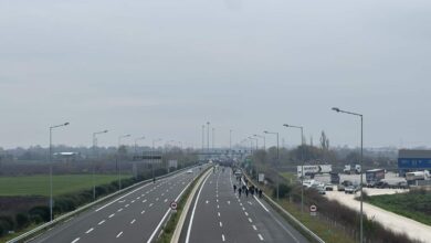 Αγρότες-μετακινήθηκαν-στα-διόδια-Λόγγου-–-Αναστάτωση-στον-Ε65-με-νταλίκες-σε-όπισθεν