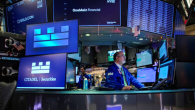 wall-street:-Ο-dow-jones-κλείνει-400-μονάδες-υψηλότερα-από-τις-ελπίδες-για-μείωση-επιτοκίων-από-τη-fed