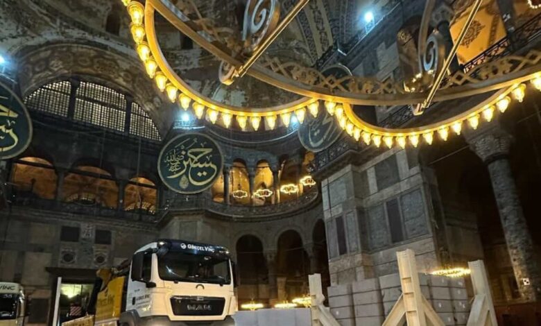 Αγία-Σοφία:-«Δεν-κινδυνεύει-το-μνημείο-από-τους-γερανούς»,-λέει-το-τουρκικό-επιστημονικό-συμβούλιο