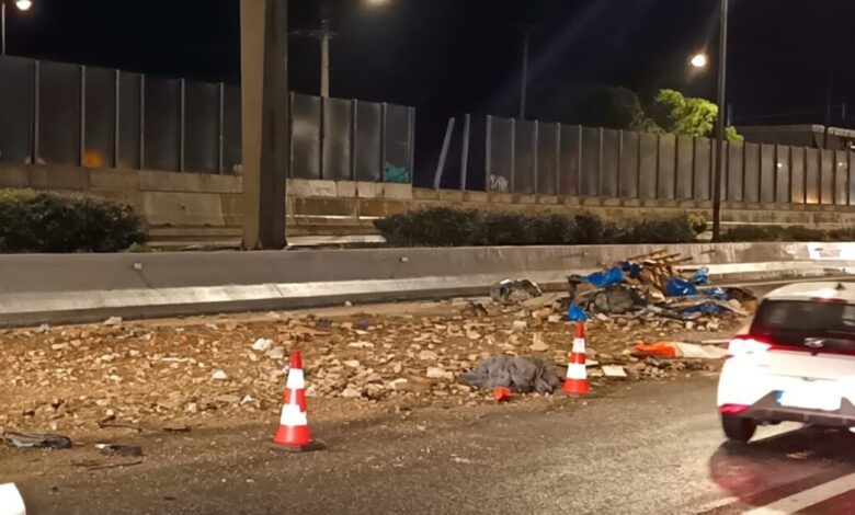 Κηφισός:-2-τραυματίες-από-σύγκρουση-φορτηγού-με-αυτοκίνητο-στο-ύψος-της-Καλυφτάκη-–-Μεγάλες-καθυστερήσεις