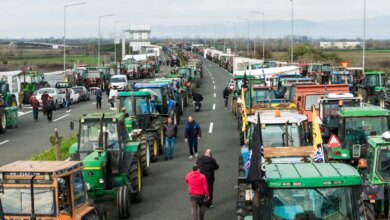 Ανυποχώρητοι-οι-αγρότες:-Συνεχίζουν-τις-κινητοποιήσεις-και-τα-μπλόκα-σε-όλη-τη-χώρα