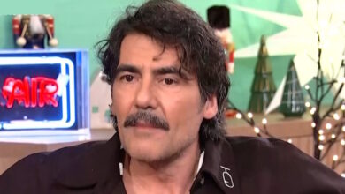 Αντώνης-Καρυστινός:-«Έκανα-ζογκλερικά-και-περπατούσα-με-ξυλοπόδαρα-στον-δρόμο»