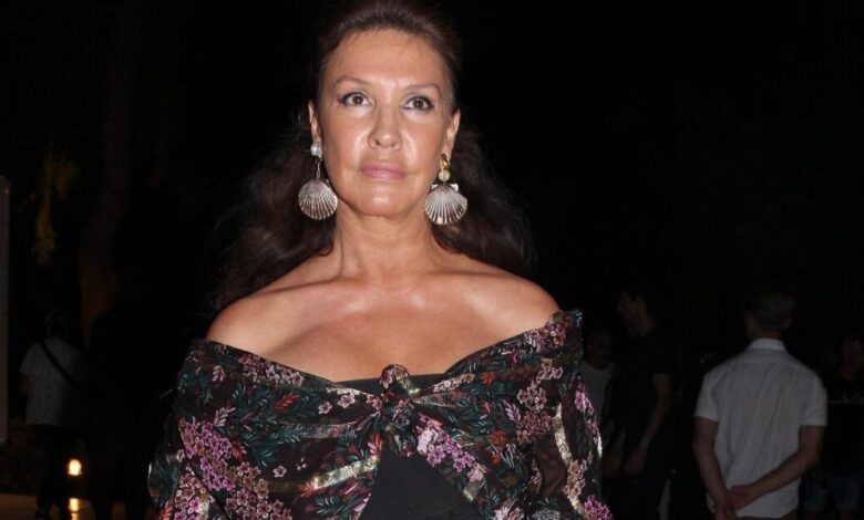 Η-Βάνα-Μπάρμπα-έφαγε-κλήση-για-παράνομο-παρκάρισμα-–-Χωρίς-πινακίδες-το-αυτοκίνητό-της