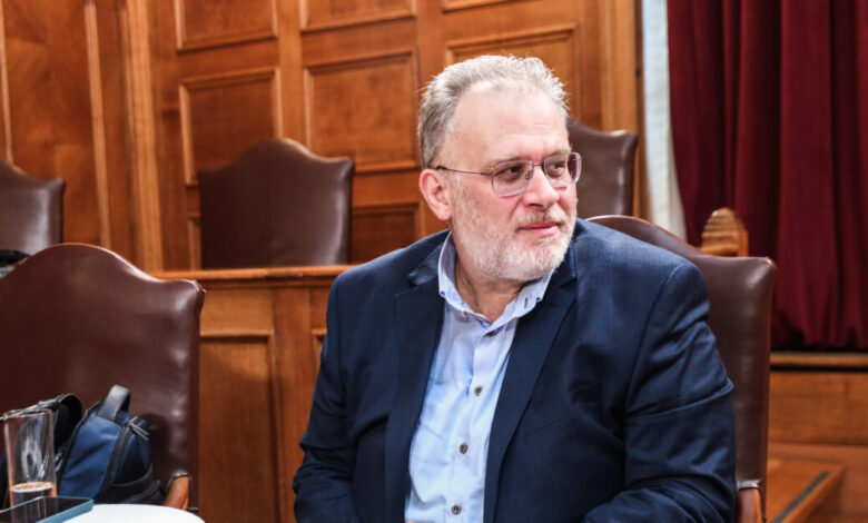 Μπουνάκης-στην-Εξεταστική-για-τον-ΟΠΕΚΕΠΕ:-«Δεν-σε-αφήνει-το-σύστημα-να-δηλώσεις-δημόσιες-εκτάσεις»-–-ΝΔ:-Γνώριζε-ο-κ.-Ανδρουλάκης-για-το-στέλεχός-του;