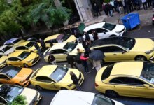 ΣΑΤΑ:-Οι-οδηγοί-ταξί-αποφάσισαν-να-πάνε-με-κονβόι-στο-Κιάτο-και-να-ενωθούν-με-τους-αγρότες