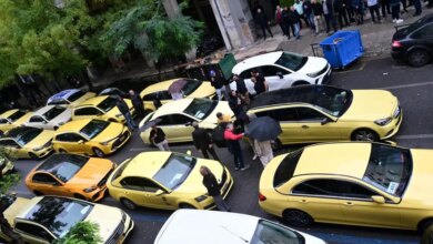 ΣΑΤΑ:-Οι-οδηγοί-ταξί-αποφάσισαν-να-πάνε-με-κονβόι-στο-Κιάτο-και-να-ενωθούν-με-τους-αγρότες