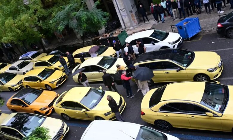 ΣΑΤΑ:-Οι-οδηγοί-ταξί-αποφάσισαν-να-πάνε-με-κονβόι-στο-Κιάτο-και-να-ενωθούν-με-τους-αγρότες