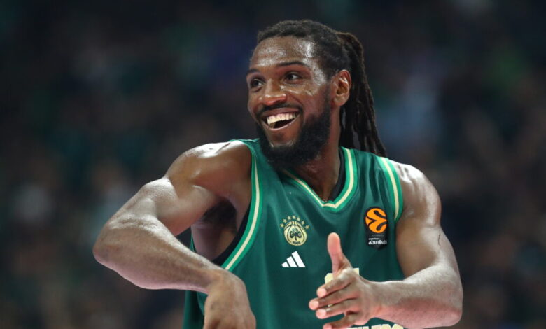 Ο-Κένεθ-Φαρίντ-για-το-μέλλον-του-στον-Παναθηναϊκό:-Θα-επανέλθω-όταν-υπογράψω-το-νέο-μου-συμβόλαιο