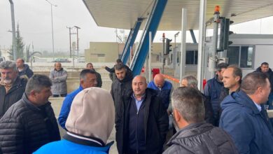 Στα-αγροτικά-μπλόκα-ο-Νίκος-Σακκάς-–-Συνάντηση-στον-Λόγγο