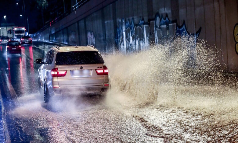 Η-κακοκαιρία-byron-«σφυροκοπά»-την-χώρα:-Πως-θα-κινηθεί-τις-επόμενες-ώρες,-μαζικά-μηνύματα-από-το-112