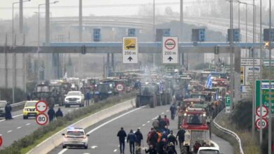 Αγροτικές-κινητοποιήσεις:-Οργή-στην-κοινωνία-πριν-τα-Χριστούγεννα