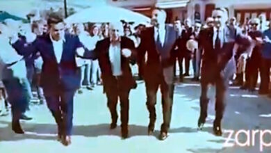 Μητσοτάκης,-Κουτσούμπας,-Ανδρουλάκης-και-Τσίπρας-χορεύουν-πεντοζάλι-χάρη-στην-τεχνητή-νοημοσύνη