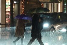 Κακοκαιρία-byron:-Φεύγει-από-την-Αττική-αλλά-όχι-από-τη-χώρα-–-Οι-περιοχές-που-θα-«χτυπήσει»-τις-επόμενες-ώρες