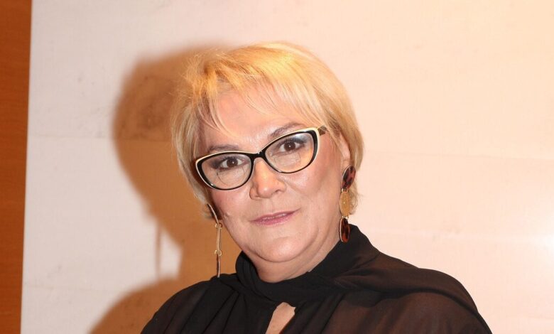 Αλεξάνδρα-Τσόλκα:-Όσο-συρρικνώνεται-το-κοινό,-συρρικνωνόμαστε-κι-εμείς-άρα-ασχολούμαστε-με-το-μικροσύμπαν-μας