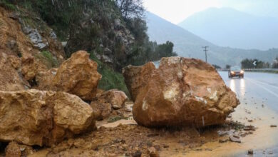 Λεωφόρος-Αθηνών:-Κατολισθήσεις-στο-ρεύμα-προς-Αθήνα-–-Κλειστές-2-λωρίδες-στο-ύψος-του-Χαϊδαρίου