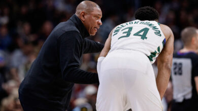 Ντοκ-Ρίβερς-για-τον-τραυματισμό-του-Γιάννη-Αντετοκούνμπο:-«Μπορεί-να-πάρει-περισσότερο-χρόνο-από-ό,τι-θέλουμε»