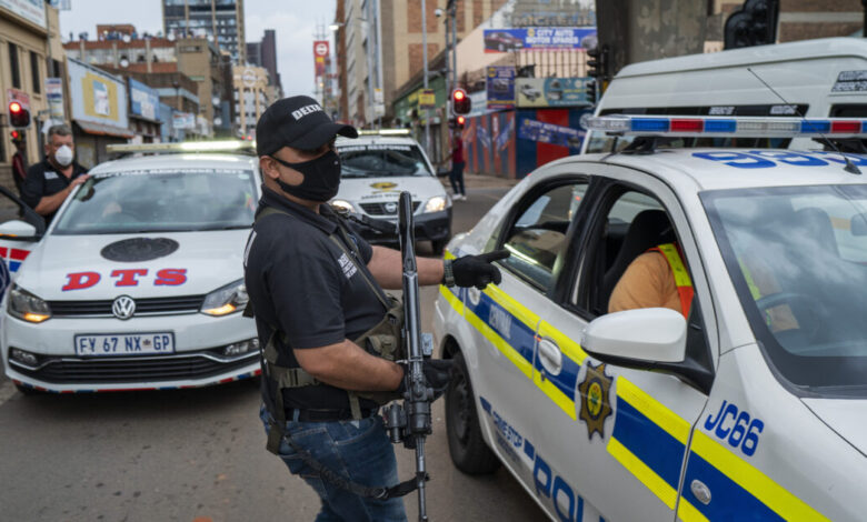 Μακελειό-στη-Νότια-Αφρική:-11-νεκροί-και-14-τραυματίες-μετά-από-πυροβολισμούς-σε-ξενοδοχείο