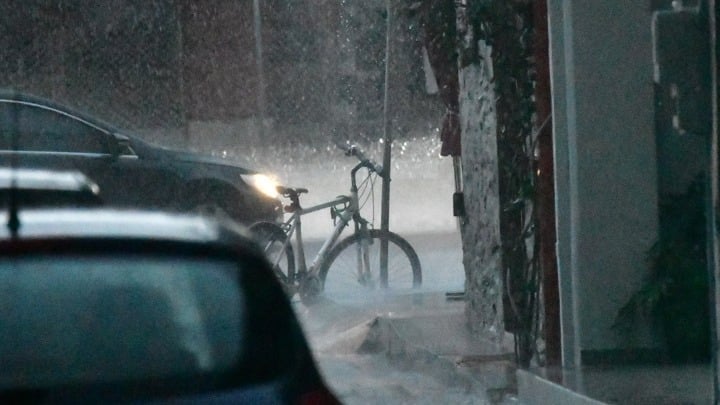 kακοκαιρία-byron:-Μέχρι-το-απόγευμα-θα-συνεχιστούν-τα-φαινόμενα-στη-Θεσσαλία