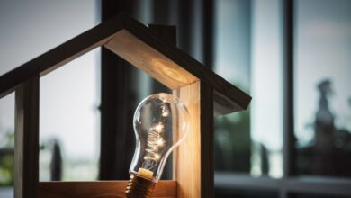 Ευάλωτα-νοικοκυριά:-Χαμηλότερες-τιμές-και-δωρεάν-ενεργειακή-αναβάθμιση