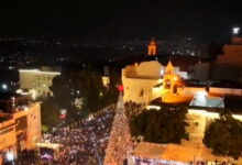 Βηθλεέμ:-Φωταγωγήθηκε-το-χριστουγεννιάτικο-δέντρο-για-πρώτη-φορά-από-την-έναρξη-του-πολέμου-στη-Γάζα