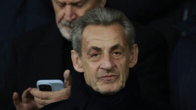 Νικολά-Σαρκοζί:-Στη-δημοσιότητα-αποσπάσματα-από-το-νέο-του-βιβλίο-–-«Προσευχήθηκα-για-να-έχω-τη-δύναμη-να-σηκώσω-τον-σταυρό-της-αδικίας»