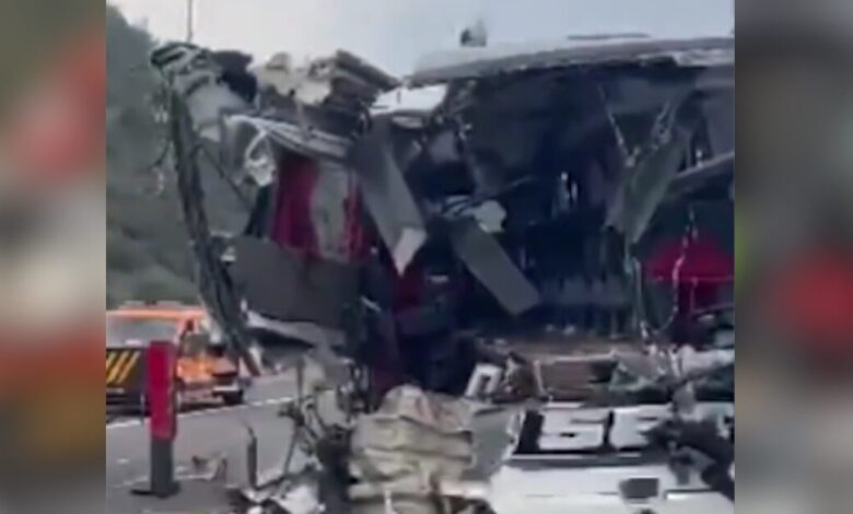 Τραγωδία-στην-Τουρκία:-Λεωφορείο-συγκρούστηκε-με-φορτηγό-σε-αυτοκινητόδρομο-–-7-νεκροί-και-11-τραυματίες