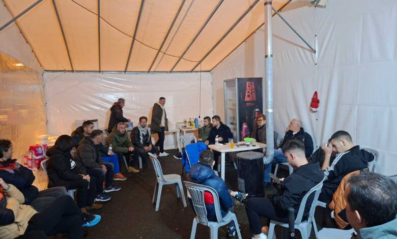 Στήριξη-ΕΚ-Τρικάλων-στους-αγρότες-–-Επίσκεψη-στο-μπλόκο-Λόγγου