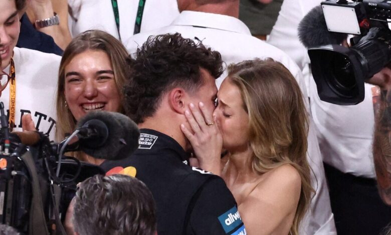 Λάντο-Νόρις:-Το-«τρυφερό»-φιλί-στην-καλλονή-σύντροφό-του-μόλις-κατέκτησε-την-κορυφή