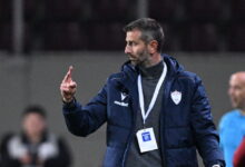 ΑΕΛ-novibet:-Παρελθόν-ο-Στέλιος-Μαλεζάς-από-τον-πάγκο-των-«βυσσινί»