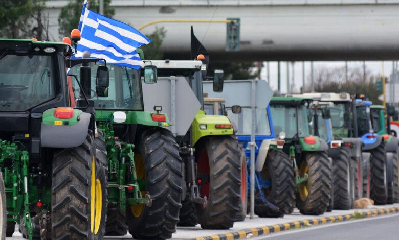 Η-Ελλάδα-πονά:-Τα-μπλόκα-φανερώνουν-βαθύτερη-κρίση