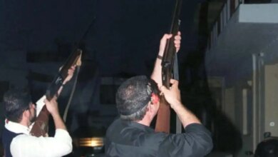 Χανιά:-Με-πυροβόλα-το-άναμμα-του-δέντρου-στους-Κάμπους-–-Πυροβόλησαν-κατά-ριπάς