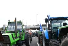 Σκληραίνουν-τη-στάση-τους-οι-αγρότες:-Μπλόκα-και-σε-παράδρομους,-επόμενος-στόχος-λιμάνια-και-αεροδρόμια