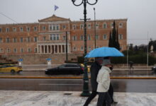 Καιρός-σήμερα:-Καταιγίδες-σε-Κρήτη-και-Κυκλάδες-–-Βελτίωση-στα-βόρεια-και-δυτικά